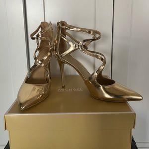 MICHAEL Michael Kors metallic gold pumps size 10
